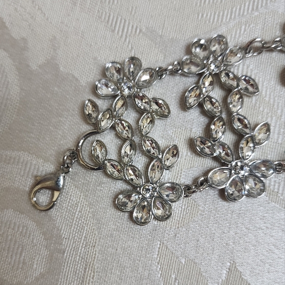 VINTAGE 1970s Wide Silver Tone CRYSTAL Bracelet Floral Filigree Statement Glam - Picture 4 of 12